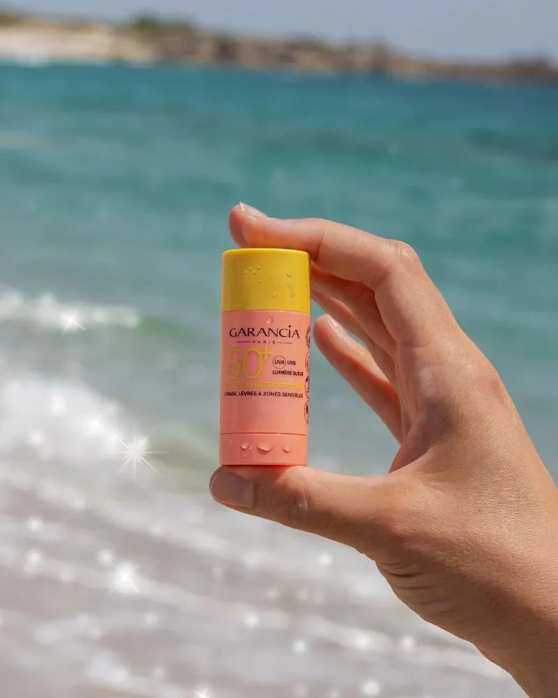 Stick Solaire Invisible SPF50+ - Anti-âge & anti-taches - Image 8
